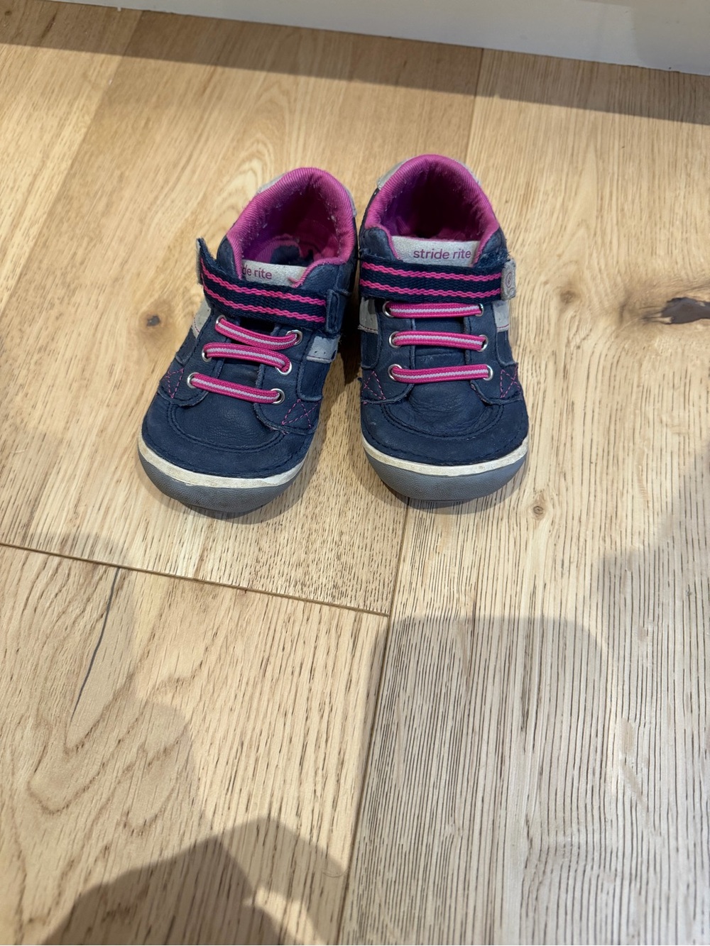 Stride Rite 5 Kids Navy and Pink Velcro Sneakers